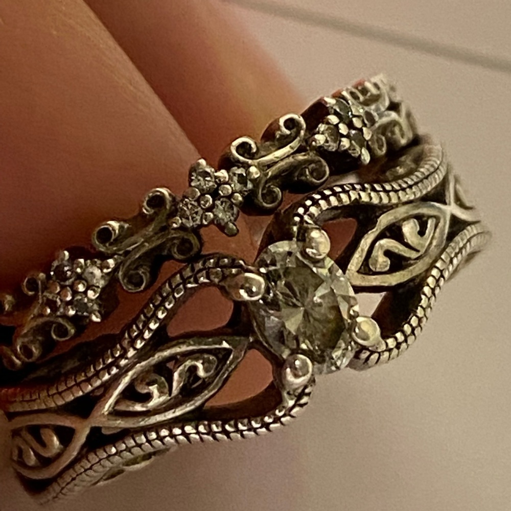 Shane co Engagement ring - Picture 5 of 6